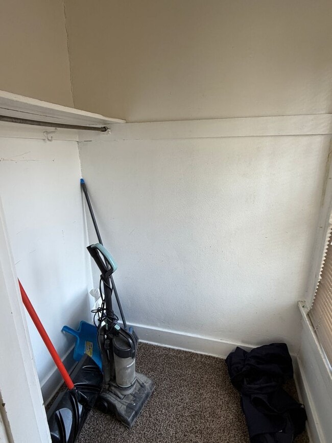 Building Photo - ForestAve635