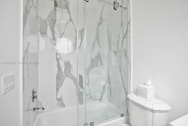 Building Photo - 1516 Island Blvd