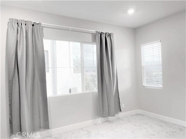 Building Photo - 116 Scale