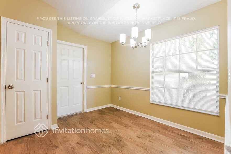 Building Photo - 635 Park Valley Cir