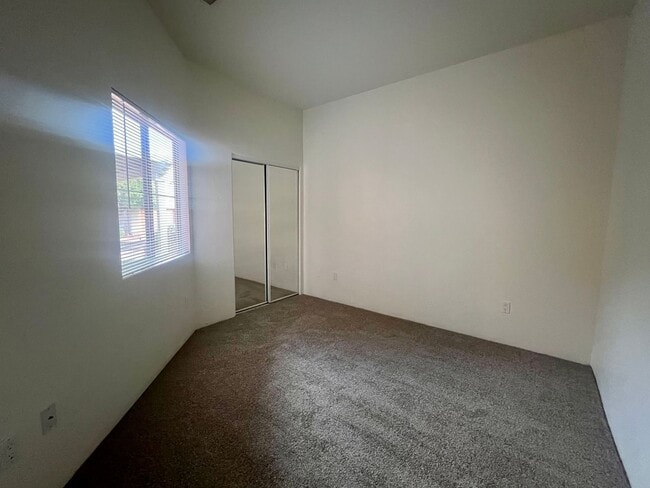 Building Photo - Unfurnished - 1 Year Rental