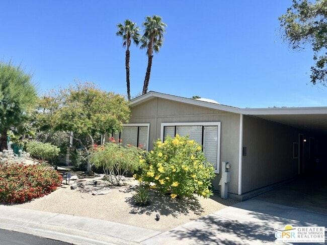 Building Photo - 73450 Country Club Dr