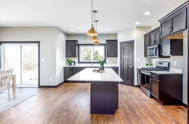 Building Photo - Newly Built 4 bedroom 3 bathroom Twinhome ...