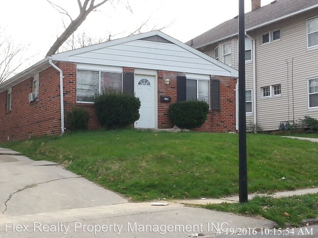 Primary Photo - 3 br, 1.5 bath House - 2146 ALVIN