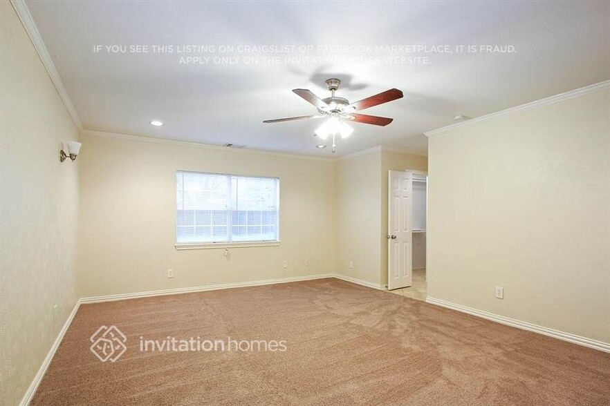 Building Photo - 807 Ross Ln