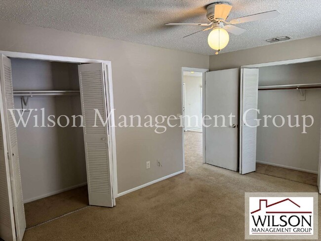 Building Photo - 701 Kings Cove Ct