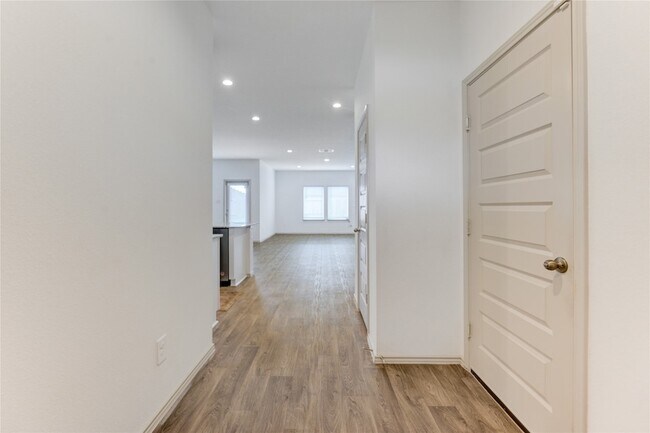 Building Photo - 7319 Sunset Crk Dr