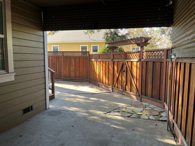 Building Photo - Beautiful 4 Bedroom, 2 Bath Home in Downtown San Jose