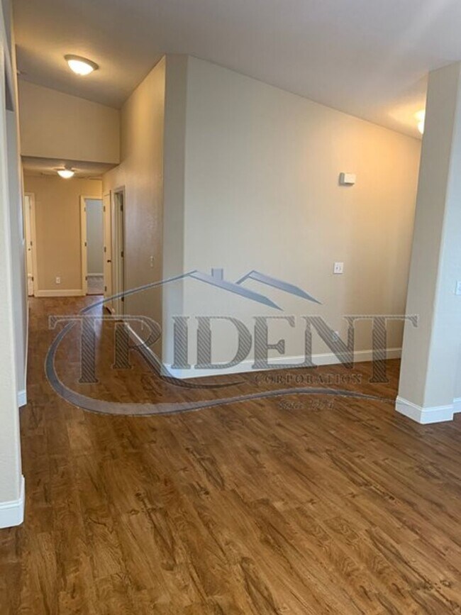 Building Photo - 2180 Gold River Dr