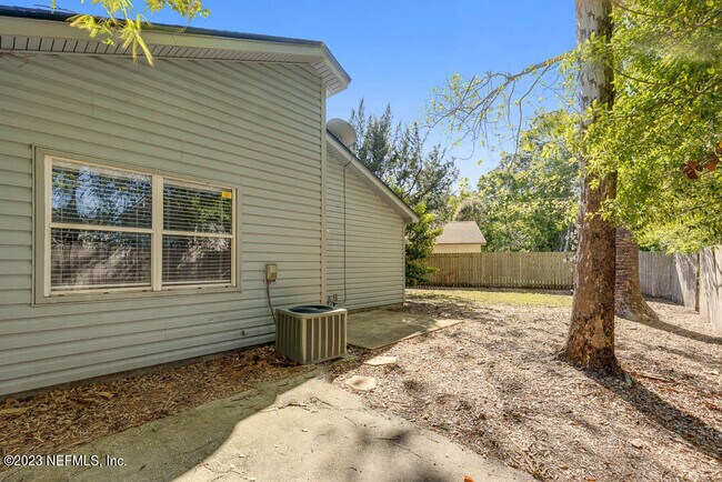 Building Photo - 3811 Autumn Leaf Ct