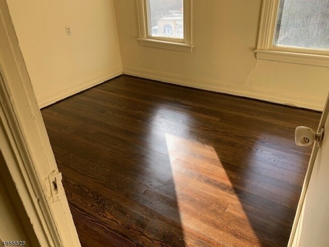 Building Photo - 11 Hillside Terrace