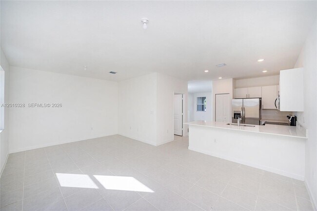 Building Photo - 2642 SE 10th St