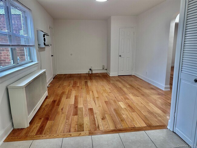 Building Photo - 255-55 75th Ave