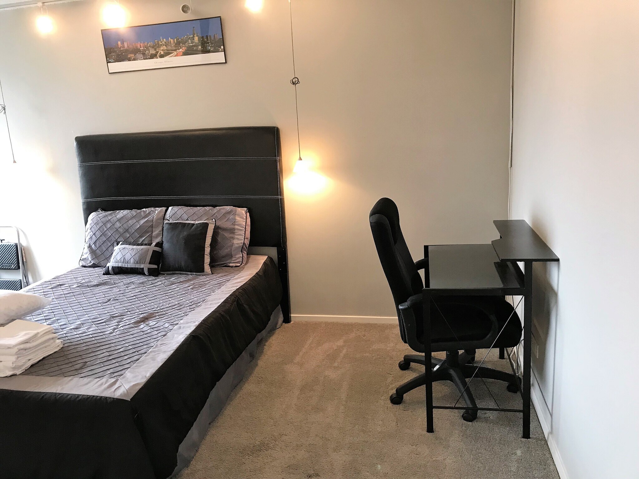 Building Photo - 15 S 1st St