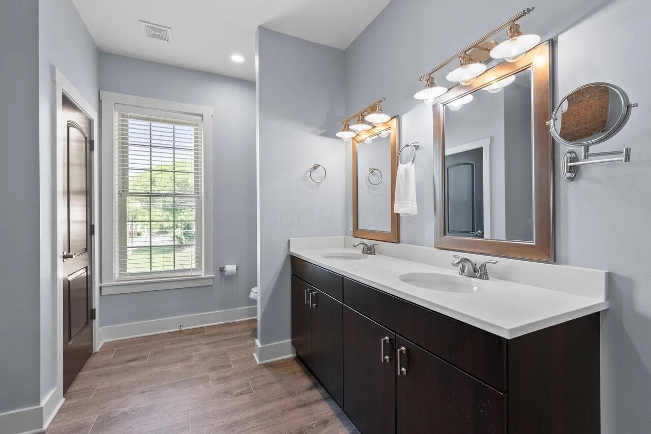 Building Photo - 144 Wilson Ave