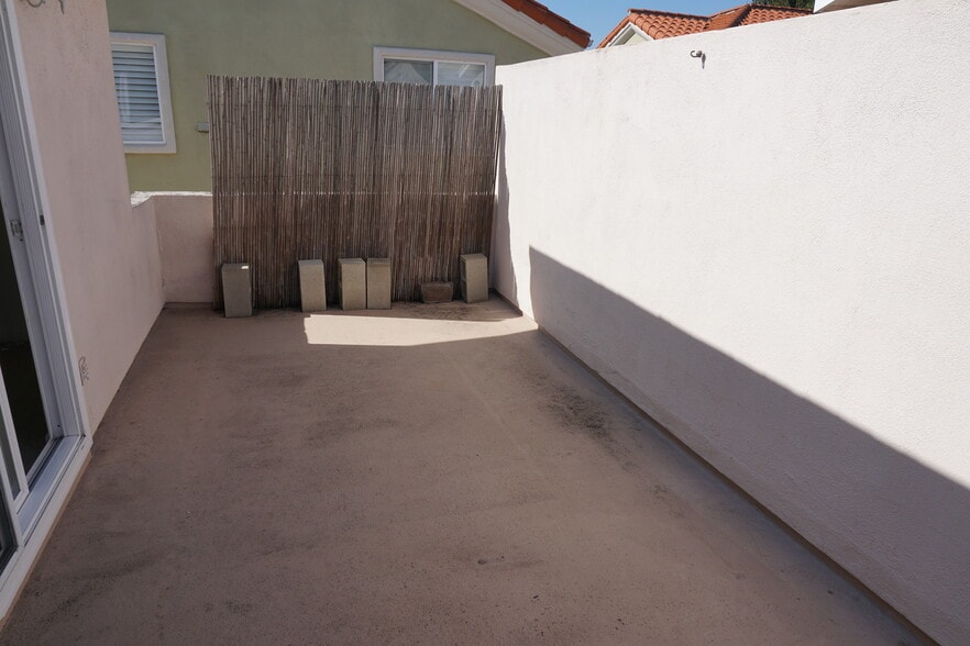 Deck - 2409 Harriman Ln