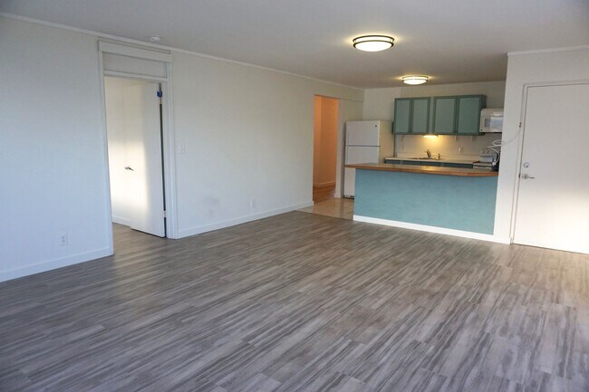 Building Photo - Kaneohe - Waterfront 3 bedroom, 1 bathroom...