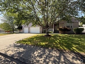 Building Photo - 4-bedroom 2.5 Bath McMinnville OR 97128
