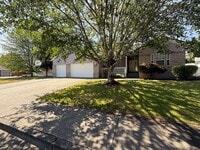 Building Photo - 4-bedroom 2.5 Bath McMinnville OR 97128