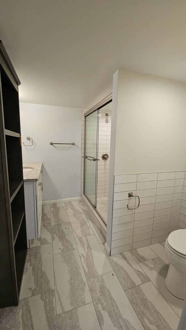 Building Photo - 32 Norwood St