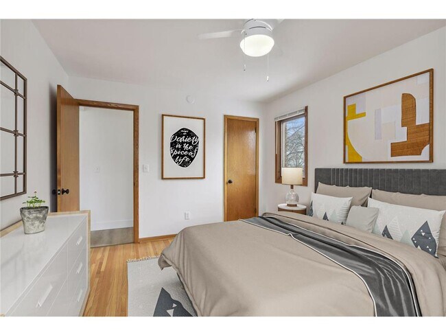 Building Photo - 99 E 54th St