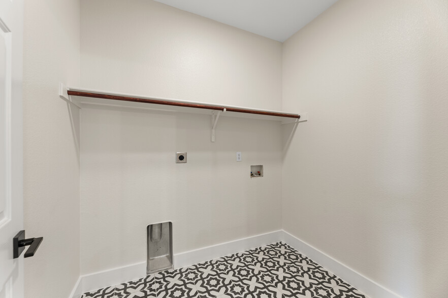 Laundry Room - 4029 Dellman Dr