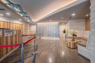 Building Photo - Luxurious 2 Bedroom, 2 Bath High Rise in Downtown Austin