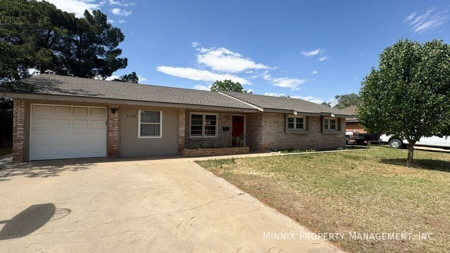 Building Photo - 3204 W Dengar Ave