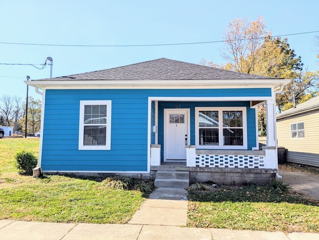 Primary Photo - Charming Renovated Craftsman Bungalow (NOL...