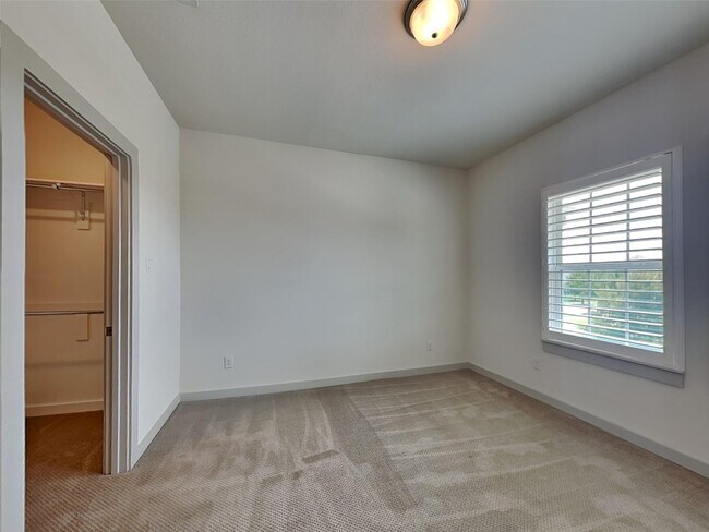 Building Photo - 7362 Sprangletop St