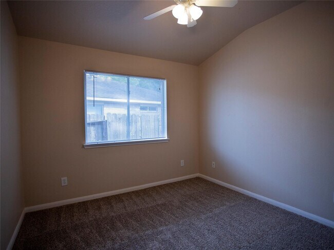 Building Photo - 16714 Mallory Bridge Dr