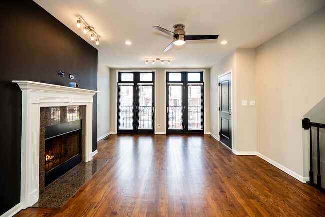 Building Photo - 6543 S Ingleside Ave