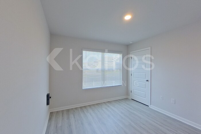 Building Photo - 417 Monarch Ln