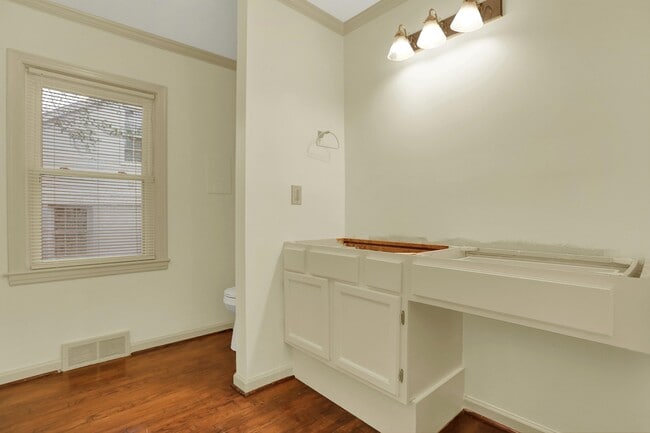 Building Photo - 3607 Highland Park Pl