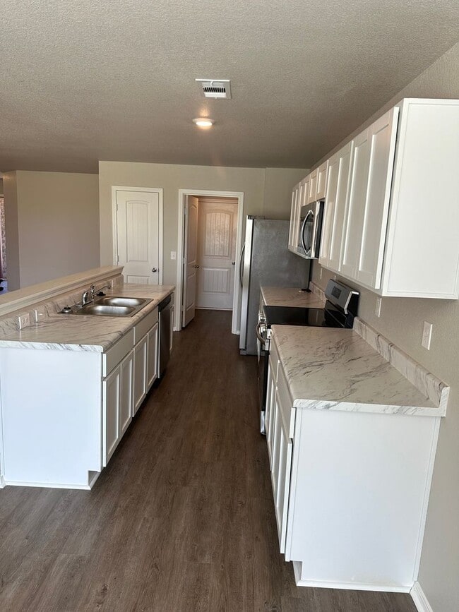 Building Photo - Pre-Leasing Now! Beautiful 3-Bedroom, 2-Bath Home in Prospect Farms | Available July 14