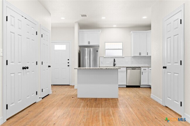 Building Photo - 209 S 18th St