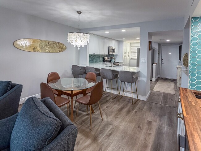 Building Photo - 10200 S Ocean Dr