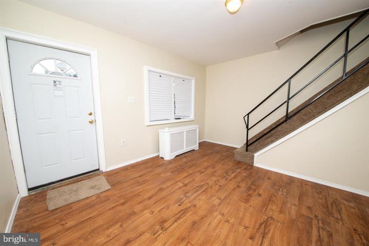 Building Photo - 2061 Wilmot St