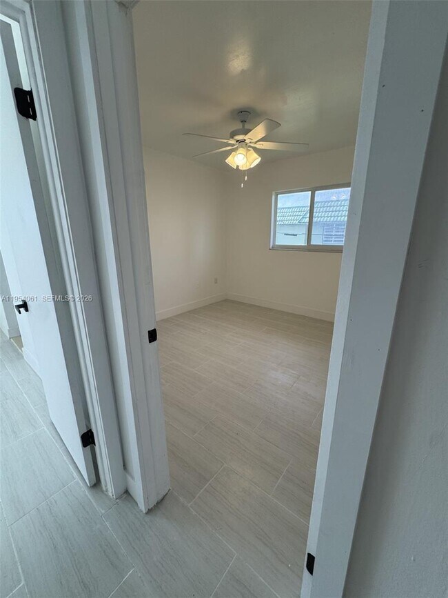 Building Photo - 800 NW 44th Ave