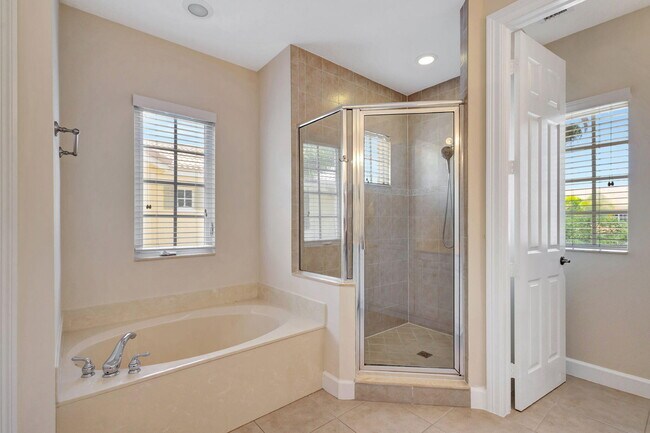 Building Photo - 4770 Cadiz Cir
