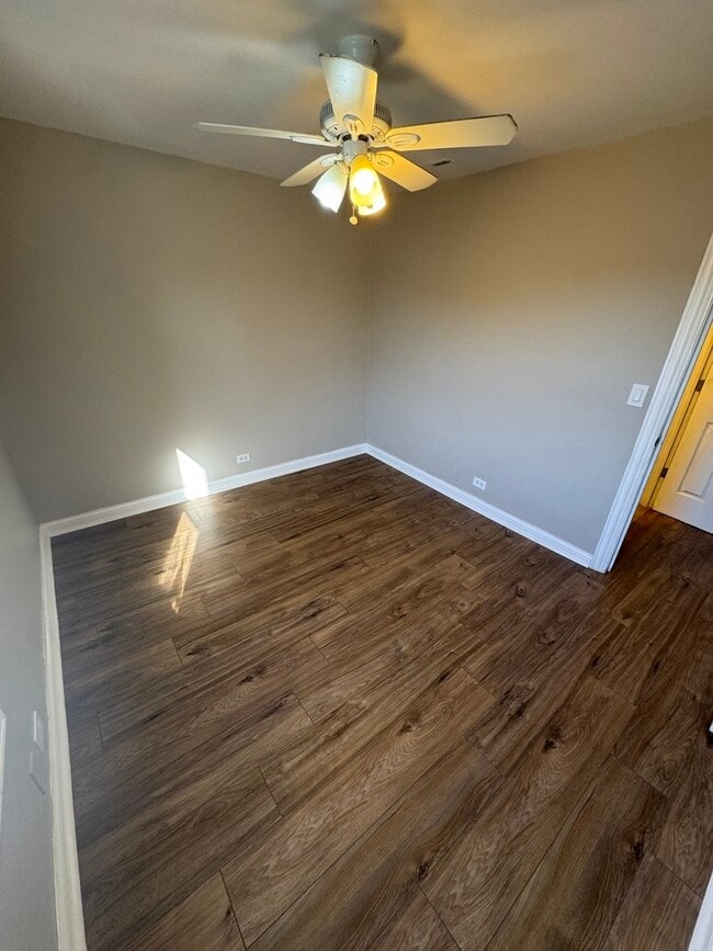 Building Photo - 617 W 43rd Pl