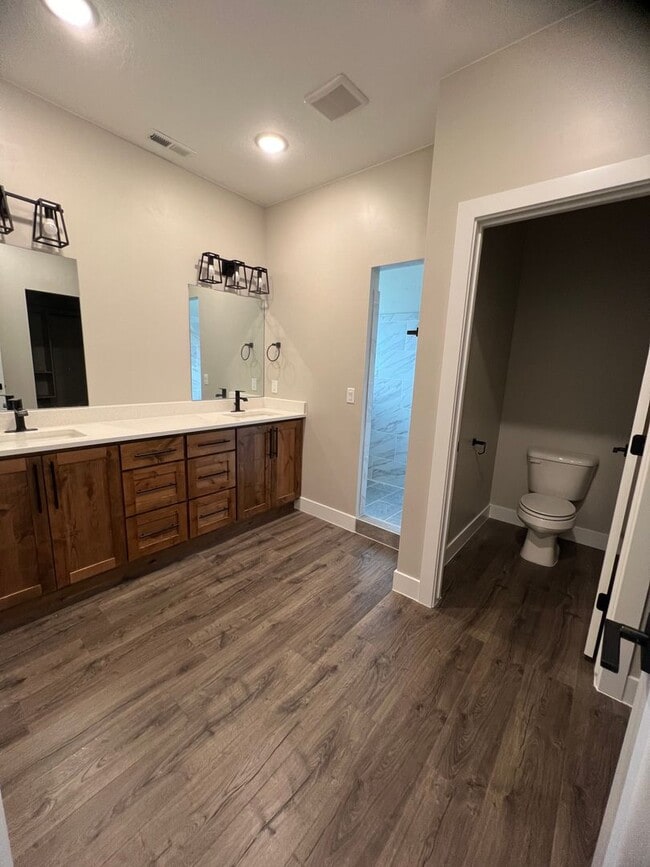 Building Photo - Available Now In Cross Hollow Hills