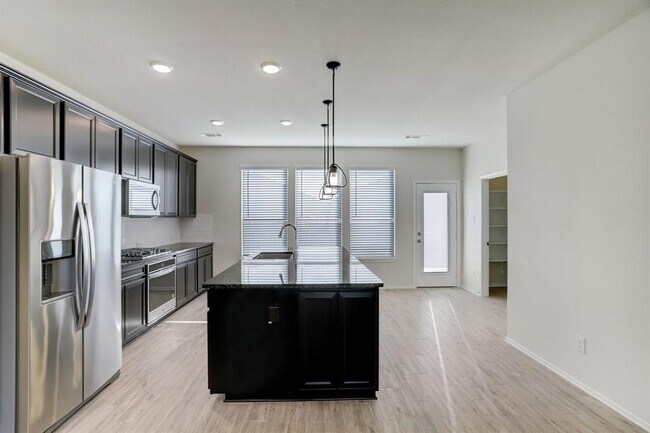 Building Photo - 3144 Founders Rock Dr