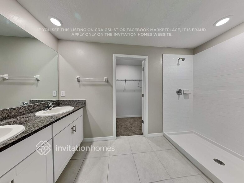 Building Photo - 2381 Jungle Dr