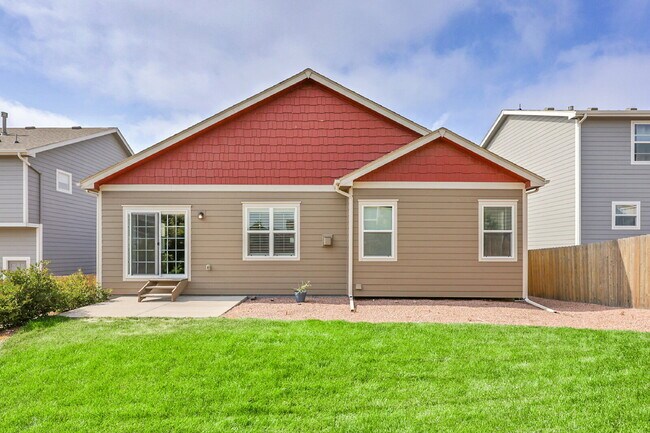Building Photo - $2,995 - 5 Bed, 3 Bath Home in CO Springs ...