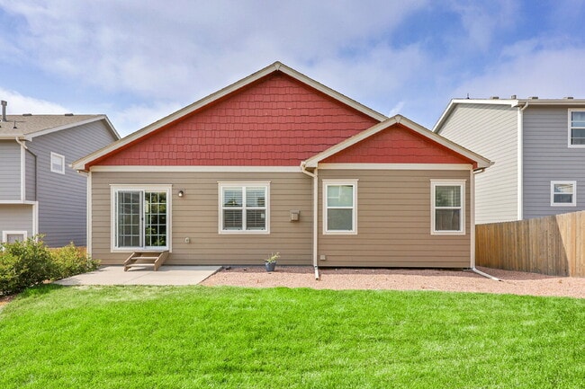 Building Photo - $3,150 - 5 Bed, 3 Bath Home in CO Springs ...