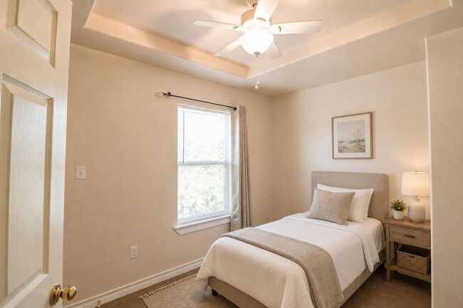 Building Photo - 1014 Ranchway Dr