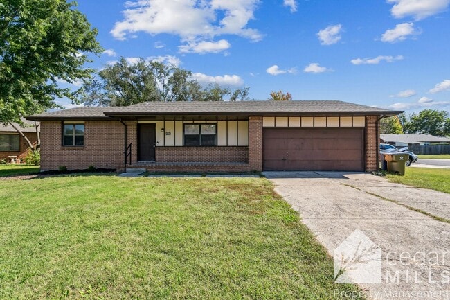 Primary Photo - Updated 2 Bedroom Duplex - ANDOVER SCHOOLS!