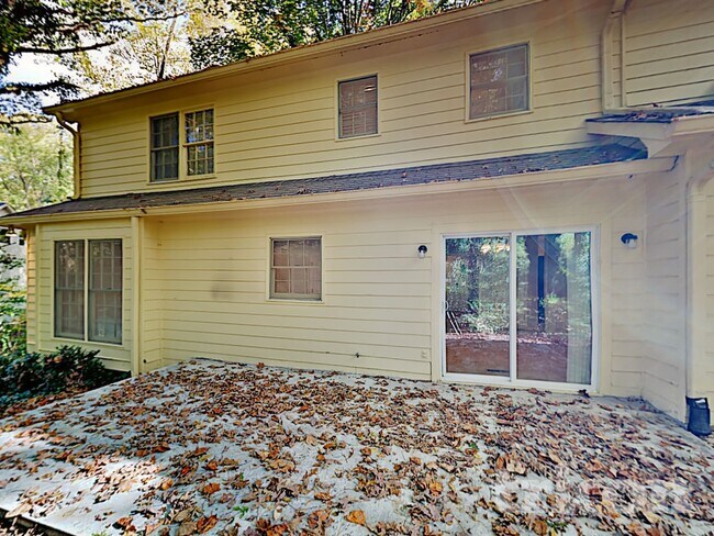 Building Photo - 1720 Ridgefield Dr