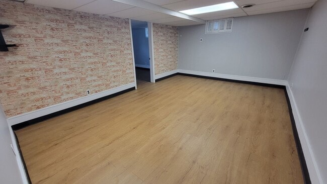 Building Photo - 4305 Briarwood Rd